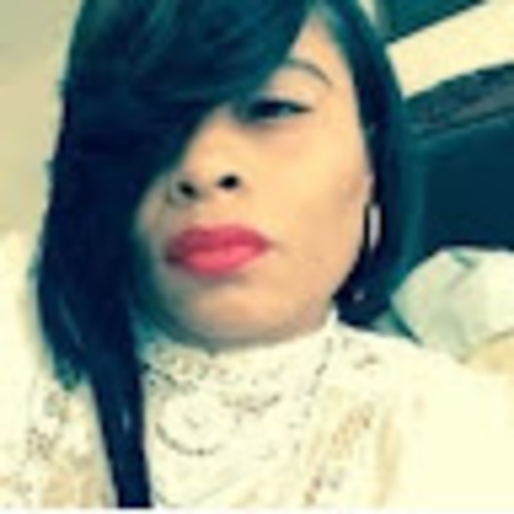 Meet your Posher, Sarah - Picture 1 of 1